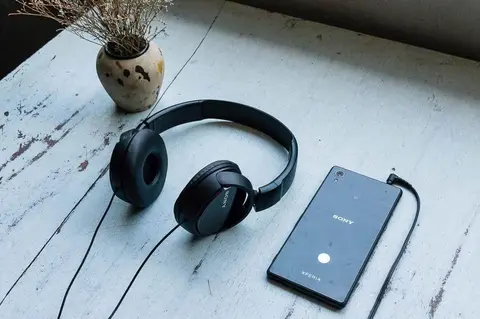 Mua tai nghe có dây ở đâu uy tín? Gợi ý lựa chọn cửa hàng đáng tin để trải nghiệm âm thanh trọn vẹn