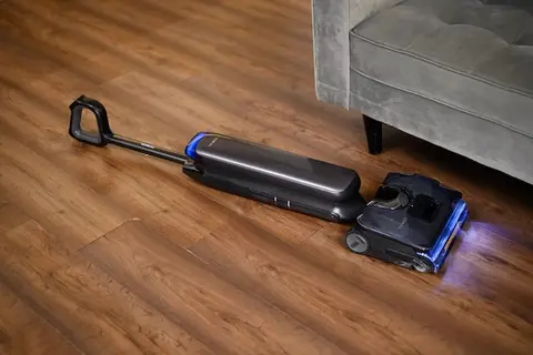 Nên mua máy hút bụi Dyson hay Tineco? So sánh thiết kế, hiệu năng và tiện ích