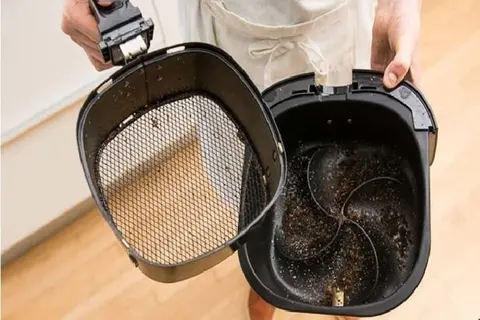 Nồi chiên không dầu bị cháy có sao không? Nguyên nhân và cách xử lý an toàn