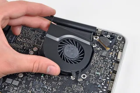 Quạt làm mát laptop là gì? Cơ chế hoạt động và vai trò của hệ thống tản nhiệt