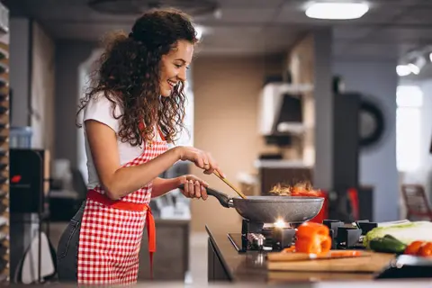 Sai lầm cần tránh khi sử dụng chảo chống dính để bảo vệ chảo và sức khỏe gia đình