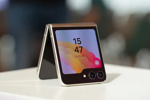 Samsung Galaxy Z Flip6 có hỗ trợ sạc không dây không?