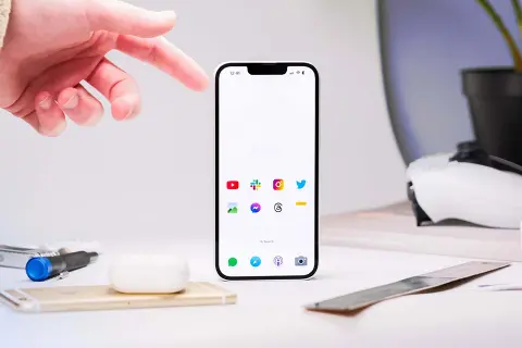 Khám phá iPhone 16e: Chiếc iPhone phù hợp cho học sinh, sinh viên cần máy bền và mượt