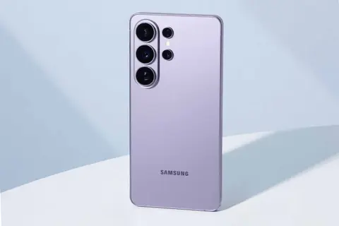 Smartphone được tìm kiếm nhiều nhất Việt Nam 2026: Top những cái tên gây sốt trên thị trường công nghệ