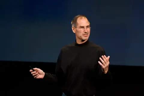 Steve Jobs là ai? Tiểu sử, cuộc đời và những bài học sâu sắc Steve Jobs dành cho thế hệ trẻ