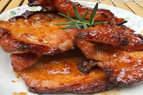 Cách làm sườn cốt lết nướng mật ong siêu ngon đãi gia đình và bạn bè dịp cuối tuần