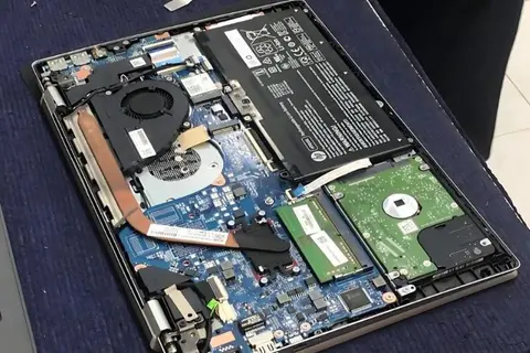 Thay main laptop bao nhiêu tiền 2026? Tham khảo ngay bảng giá sửa chữa chi tiết