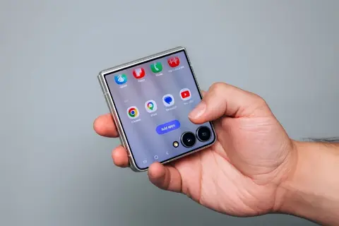 Cách thêm ứng dụng vào màn hình ngoài Z Flip 8 để truy cập app nhanh và tiện lợi