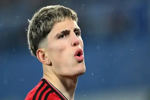 Tóc Garnacho: Phong cách độc đáo làm nên thương hiệu ngôi sao trẻ Manchester United