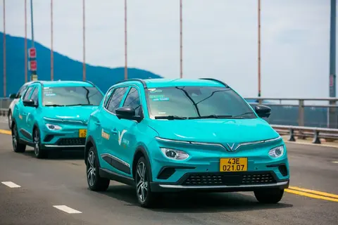 Tổng đài Xanh SM hoạt động 24/7, hỗ trợ đặt xe, tư vấn dịch vụ và xử lý sự cố nhanh chóng