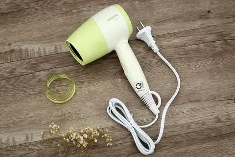 Top máy sấy tóc gấp gọn tiện lợi, đáng mua nhất cho chuyến đi công tác và du lịch 