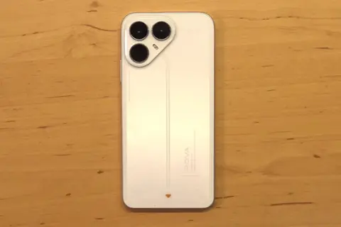 Trên tay TECNO Pova 8: Pin 8.000 mAh, màn hình 144 Hz và thiết kế LED khác biệt