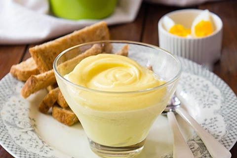 Hai cách làm mayonnaise bằng máy xay sinh tố mịn ngon, béo ngậy
