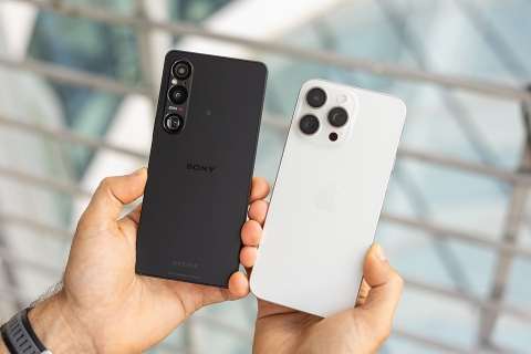 So sánh Sony Xperia 1 V và iPhone 16 Pro Max: Chọn lối đi khác biệt hay tính thời thượng?  