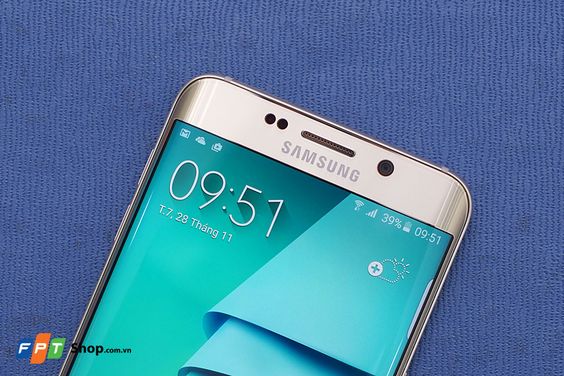 Samsung Galaxy S6 Edge Plus charging