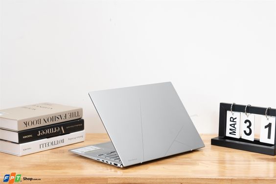 ASUS Zenbook UX3402VA-KM203W (ảnh 1)