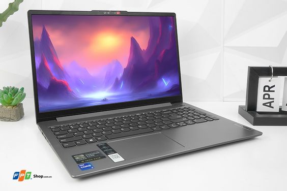 Lenovo IdeaPad Slim 3 15IRH8 (ảnh 1)