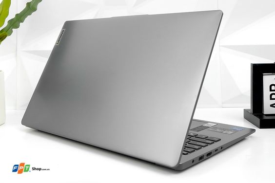 Lenovo IdeaPad Slim 3 15IRH8 (ảnh 2)