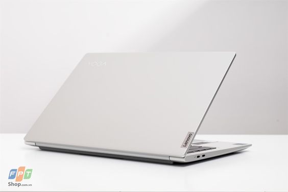Đồ họa Lenovo Yoga Slim 7 Pro