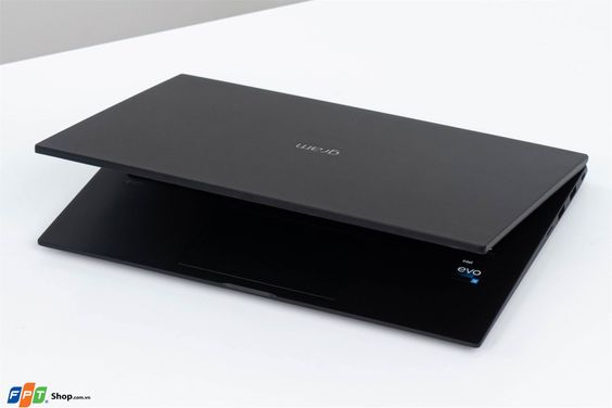 LG Gram 14 2022 14Z90Q-G.AJ32A5 (ảnh 2)