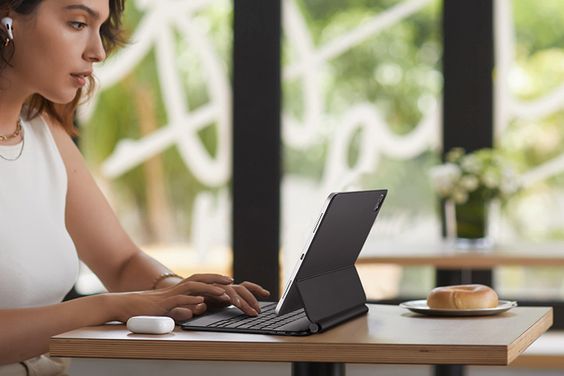 Bao da ESR Rebound Magnetic Keyboard - hình 1