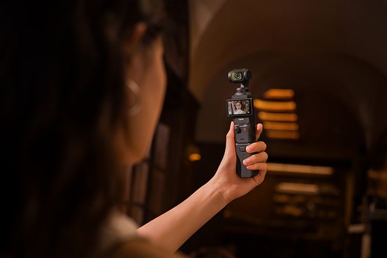 Camera hành động DJI Osmo Pocket 3 Creator Combo được trang bị cảm biến CMOS 1 inch