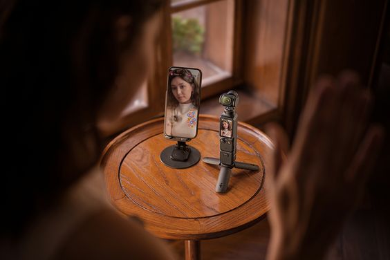 Camera hành động DJI Osmo Pocket 3 Creator Combo trang bị chống rung 3 trục