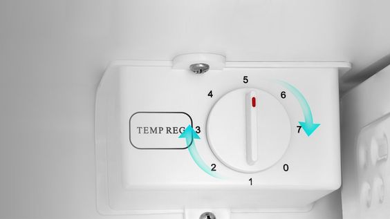 Tủ lạnh Casper Inverter một cửa 95 lít RO-95PG sử dụng bảng điều khiển núm vặn