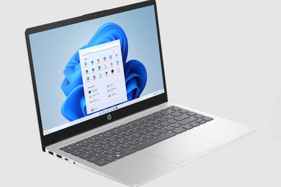 Laptop HP 14-ep0112TU sở hữu 16GB RAM cho hoạt động đa nhiệm mượt mà