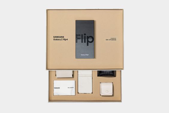 Samsung Galaxy Z Flip4 Flex Mode