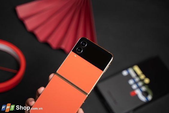 Samsung Galaxy Z Flip4 Bespoke 9