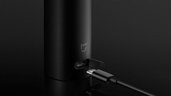 Chống nước chuẩn IPX7, có thể rửa dưới vòi nước 1