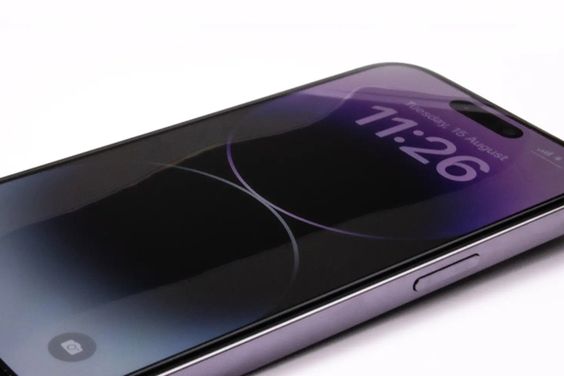 Miếng dán kính cường lực chống nhìn trộm iPhone 15 Pro Max Zeelot 19