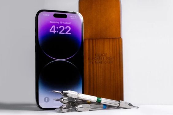 Miếng dán màn hình kính cường lực chống ánh sáng xanh iPhone 15 Pro Max Zeetlot 99