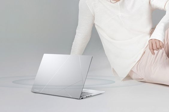 Asus Zenbook 14 OLED UX3405MA-PP151W 8
