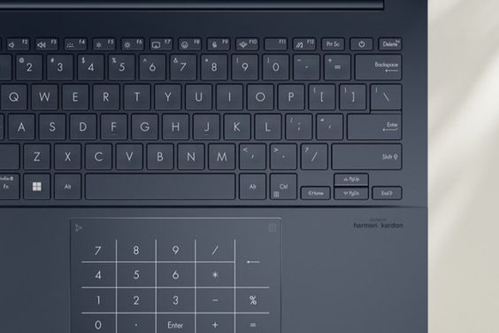 Asus Zenbook 14 OLED UX3405MA-PP152W 8