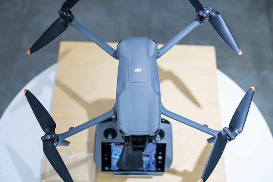 Flycam DJI Air 3 Fly More Combo (DJI RC 2) cảm biến đa hướng