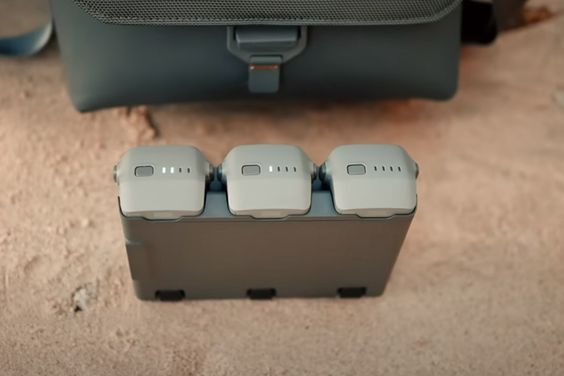Flycam DJI Air 3 Fly More Combo (DJI RC 2) pin trâu