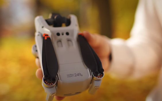 Flycam DJI Mini 3 (GL) trọng lượng nhẹ