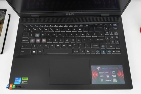 MSI Gaming Sword 16 HX B14VGKG-038VN 10