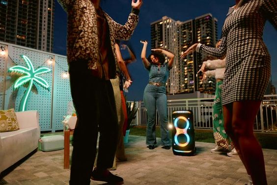 Loa Bluetooth JBL PARTYBOX STAGE 320 