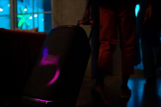 Loa Bluetooth JBL PARTYBOX STAGE 320 2
