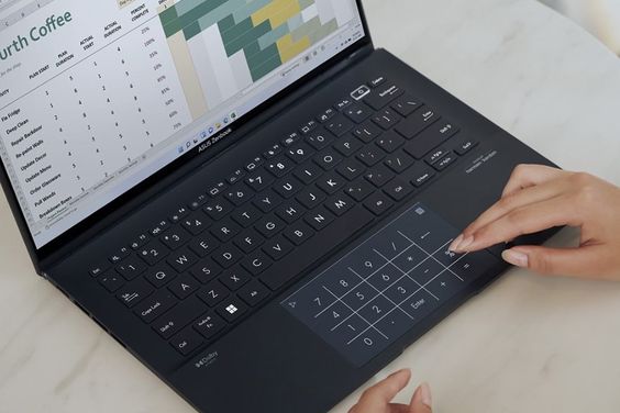 Asus Zenbook 14 OLED UM3402-KM826W 39