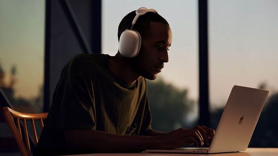 AirPods Max - Linh hoạt hơn với khả năng phát hiện vị trí