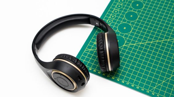 Mô tả sản phẩm tai nghe Bluetooth choàng đầu i.value A8 1