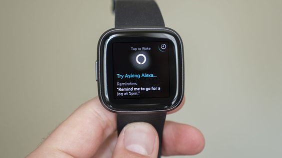 Trải nghiệm trợ lý ảo thông minh trên Fitbit Versa 2 1