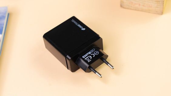 Adapter Sạc nhanh 2 cổng UmeTravel A4 1