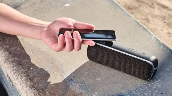 nghe nhạc với loa bluetooth SRS-XB22
