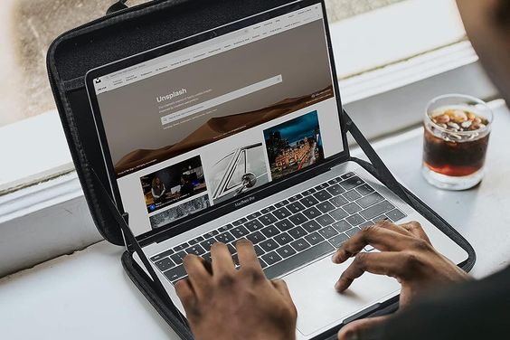Túi đeo chéo Tomtoc Eva for Macbook Pro 13"/14" 2