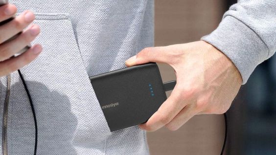 Pin sạc dự phòng PowerGo Smart AI 10000 mAh Innostyle 1